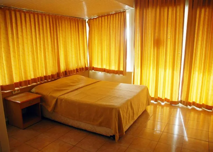 Hotel Grand Horizon